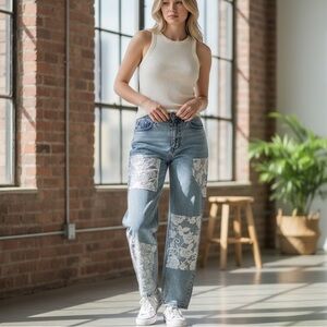 Epic bleu patches NWT BAGGY BLUE JEANS 9/10